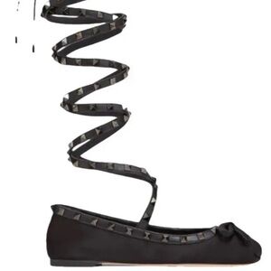 Valentino Garavani Rockstud satin ballerina shoes